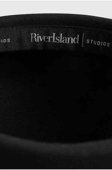 Black Wool Pill Box Hat product thumbnail 2