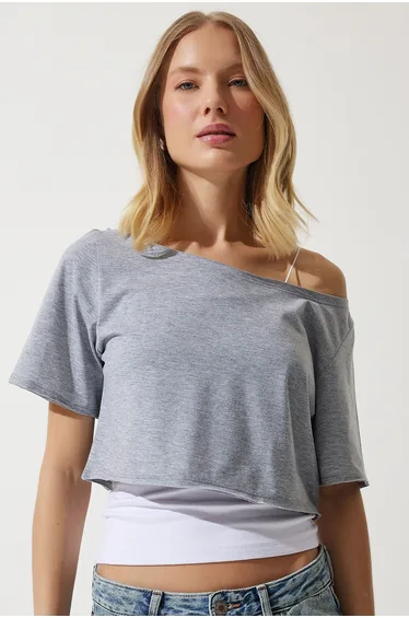 تيشيرت نسائي محبوك قصير 