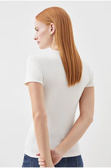 بلوزة جيرسية مضلعة بأكمام قصيرة 