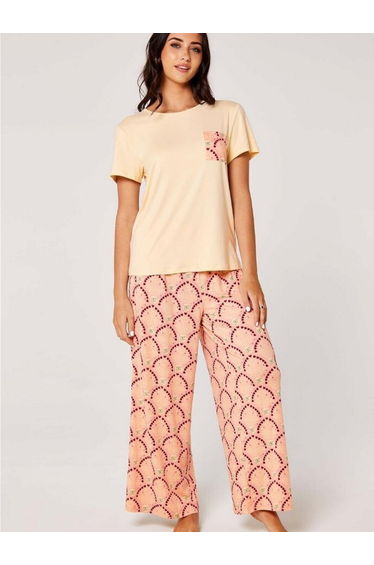 Women Printed Pocket T-Shirt and Printed Pyjama Set