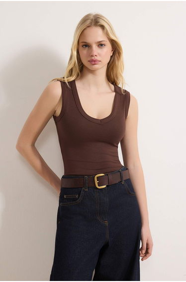 Dark Brown Fitted/Sleeveless Stretchy Knitted Undershirt