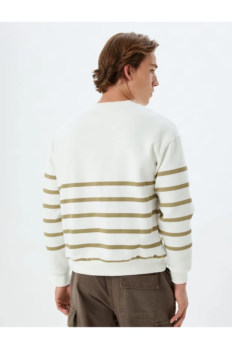 سويتشيرت كوتون أبيض بأكمام طويلة - 3