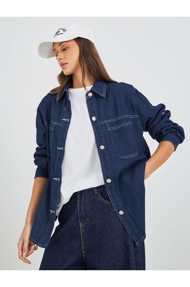 Solid Buttoned Spread Collar Shirt