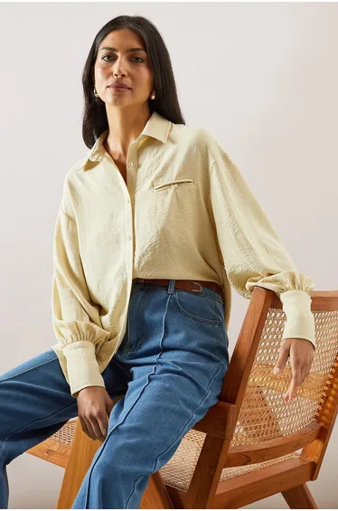 Pocket Detail Relaxed Collared Shirt