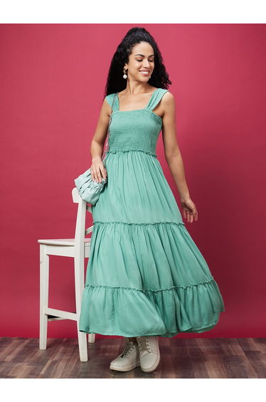 Sleeveless Smocked Details Maxi Dress