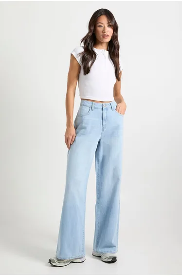 Tall Boohoo Basics Mid Waist Boyfriend Jean - bleach wash