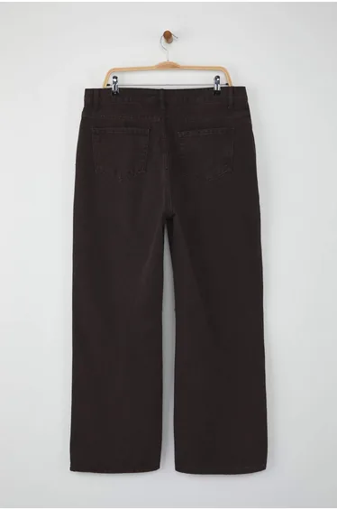 بنطلون ترينديول كيرف بني بقصة عريضة - للمقاسات الكبيرة