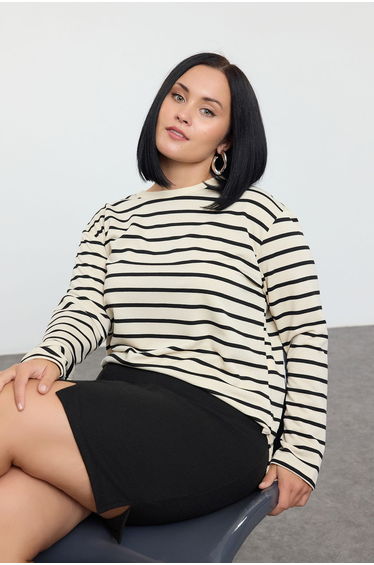 Beige Striped Regular/Normal Pattern Crew Neck Knitted Sweatshirt