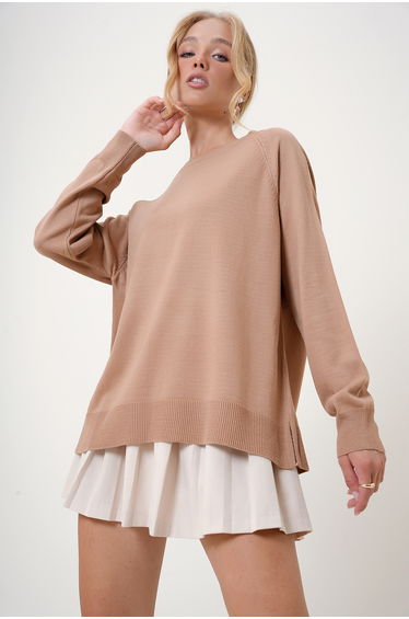 Women's Boat Neck Side Slit Flowy Knitwear Blouse Light Brown