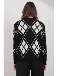 Women's Black Crew Neck Diamond Pattern Premium Knit Sweater - 6