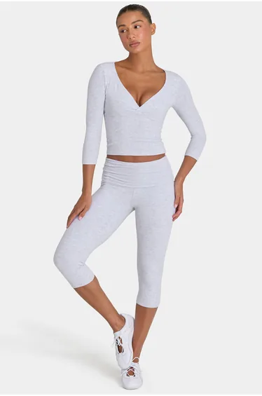 ButterCloud™ Low-Rise Capri Leggings in Light Grey Marl
