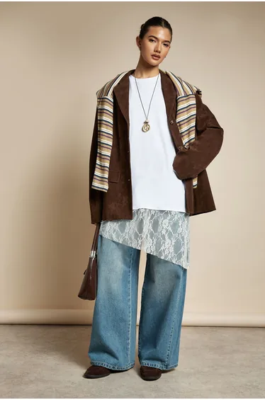 تيشيرت بتصميم واسع بحواف دانتيل - أبيض