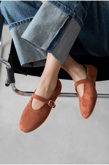 Jun Women's Suede Flats