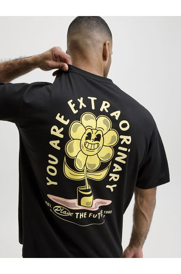 Graphic Logo T-Shirt product thumbnail 4