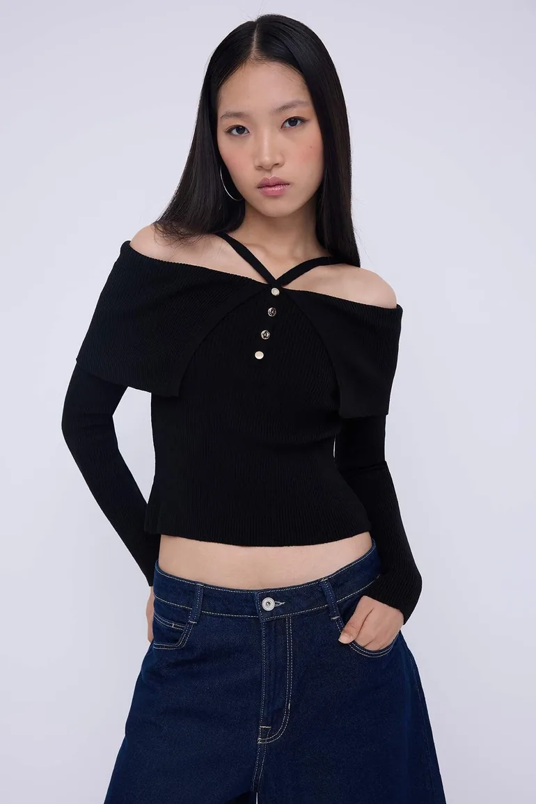 Black Premium Yarn/Special Yarn Carmen Halter Neck Knit Sweater - 2