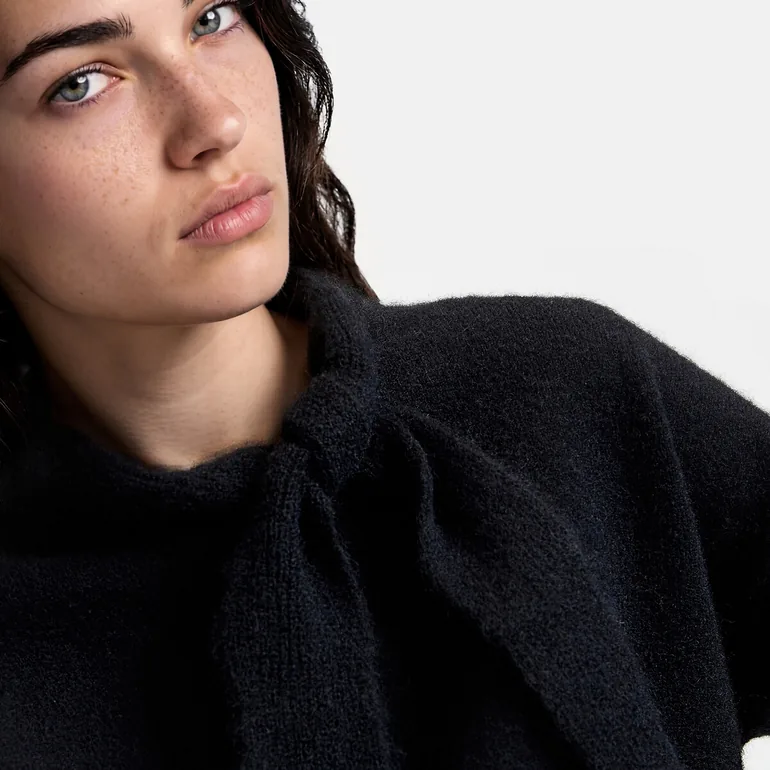 Tie-Scarf Jumper/Sweater - 2