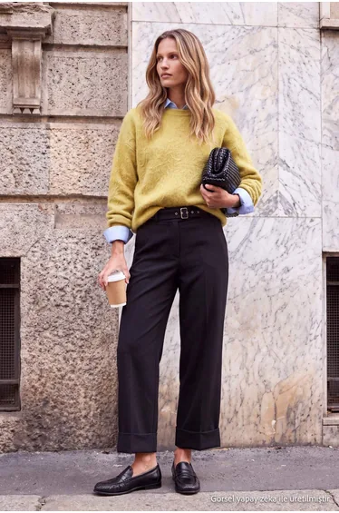 Trendyolmilla Wardrobe Essentials – Black Double-Legged Trousers with Belt Buckle