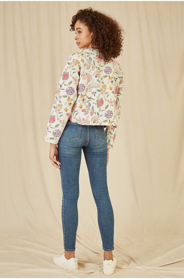 Yumi White Floral Print Reversible Cotton Cropped Quilted Jacket product thumbnail 2