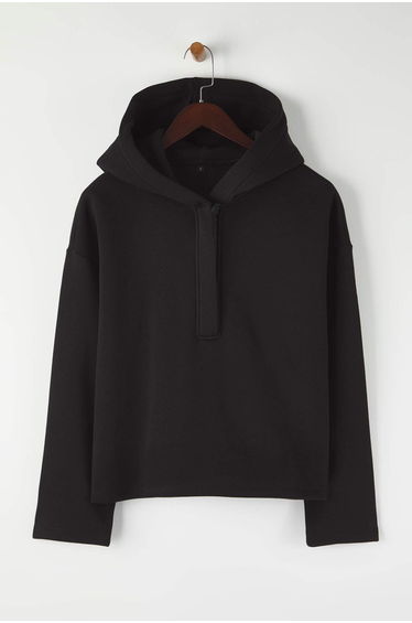 Black Knitted Sweatshirt