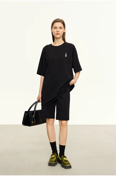 Embroidered air-layer knit tee