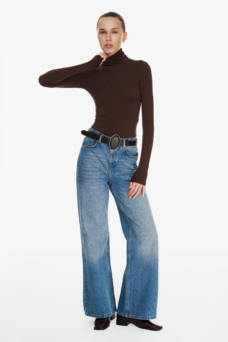 Turtleneck Fitted Blouse
