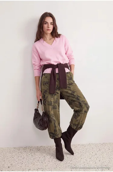 Petite Pink V-Neck Soft Textured Knitwear Sweater