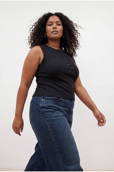 Black Crop Boy Buttoned Crew Neck Plus Size Undershirt