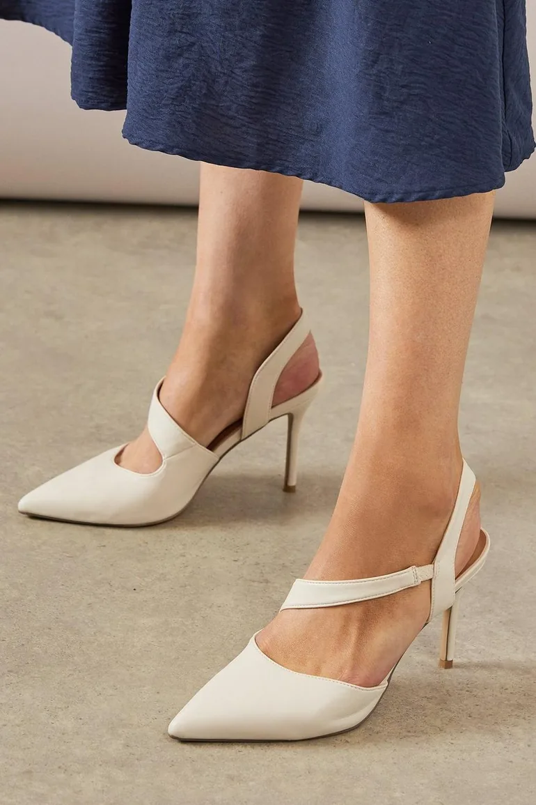 حذاء كعب عالي واليس باللون البيج