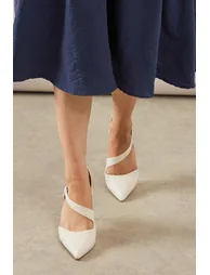 حذاء كعب عالي واليس باللون البيج - 1