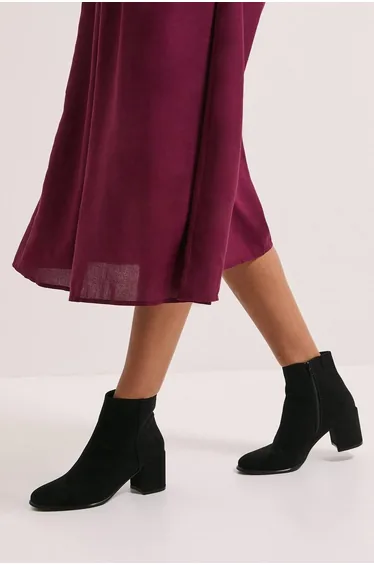 Wide Fit Morgan Round Toe Medium Block Heel Ankle Boots