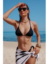 توب بكيني لون أسود بتصميم مثلث - 1