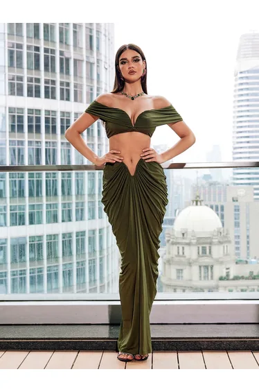 Tucker Legeoa V Ruched Skirt Set