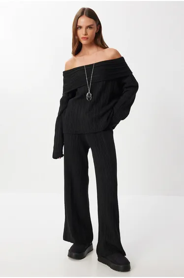 ISTANBUL Off Shoulder Ribbed Knitwear Two-Piece Set
