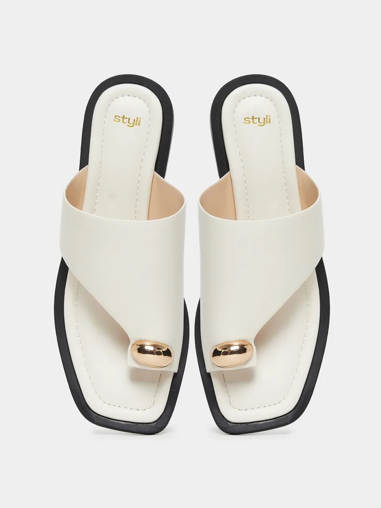 Solid Toe Post Flat Sandals - 4