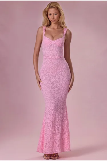 Premium Lace Sweetheart-Neck Gown in Blush Pink