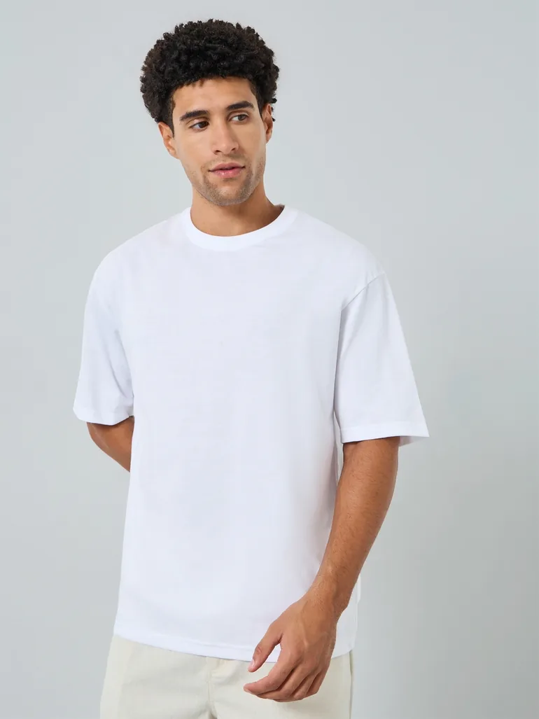 Men White Oversized Graphic Print Crew Neck T-Shirt - 2