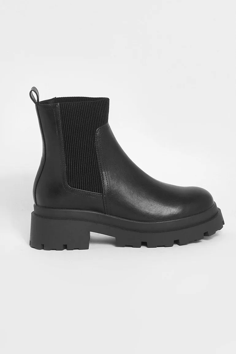 Chunky Sole Chelsea Boots - black - 1