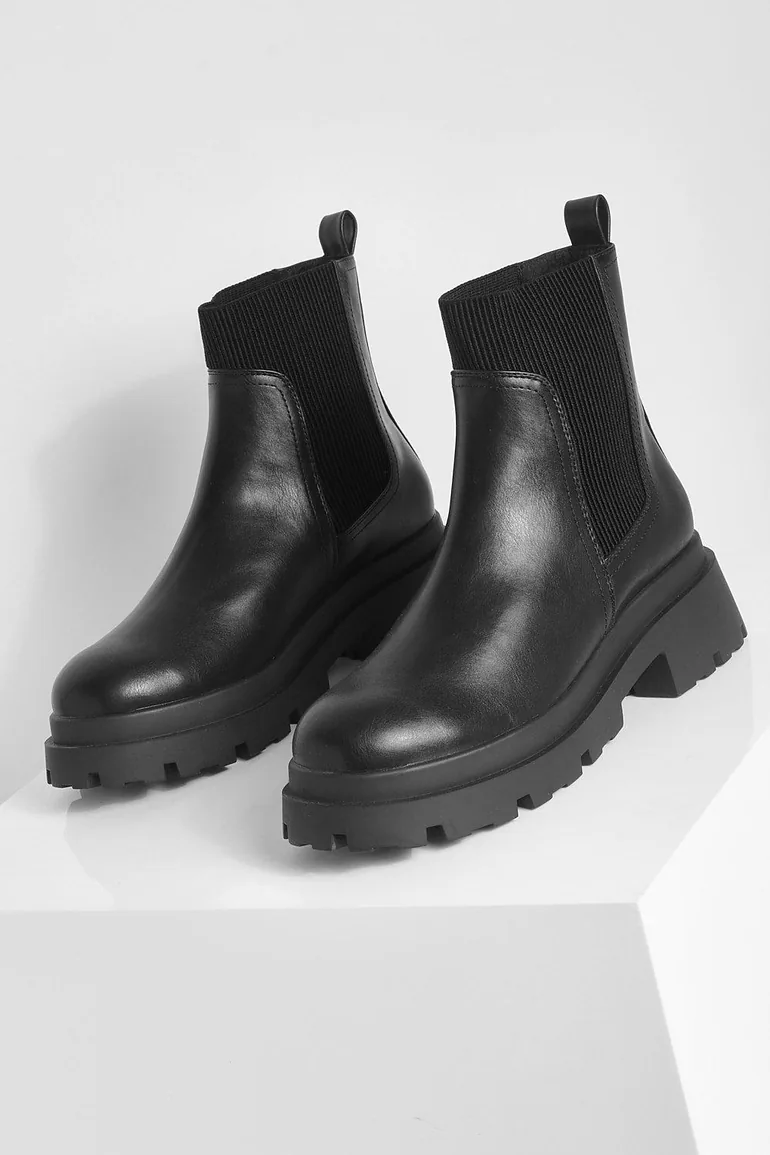 Chunky Sole Chelsea Boots - black - 2