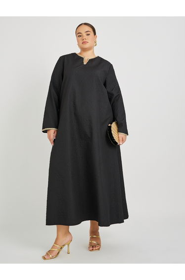 Plus Size Textured Notch Neck Jalabiya with Lace Detail