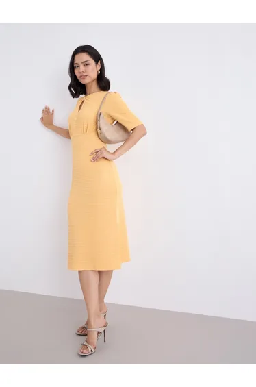 Women Beige Self Design Short Sleeves Sheath Midi Dress