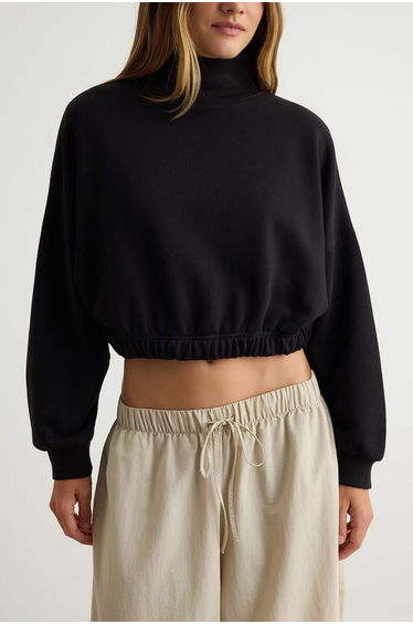 Black Thick Elastic Waist High Neck Oversize/Wide Cut Crop/Short Knitted Sweatshirt product thumbnail 3