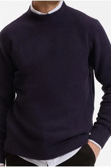Crew Neck Jumper/Sweater in Lightweight Knit