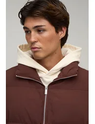 MAN Regular Fit Essential Midweight Padded Gilet - chocolate - 2