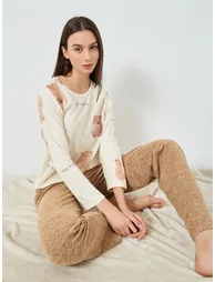 Cozy Beige Bear Print T-Shirt and Pyjama Set - 1