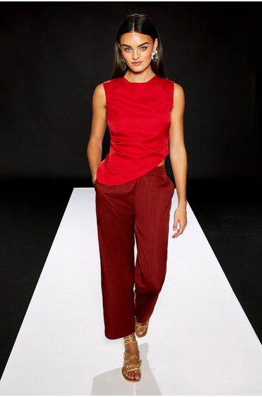 Runway 1.8.1.8 Sleeveless Asymmetric Hem Top