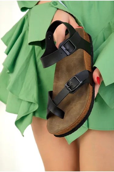 صندل نسائي لون أسود