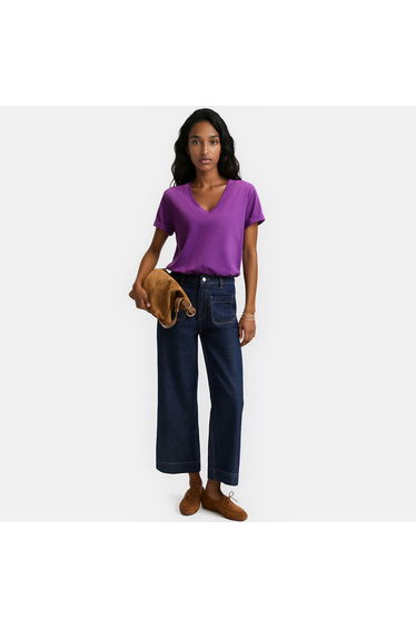 Loose Fit V-Neck T-Shirt with Short Sleeves