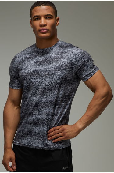 Man Active Abstract Stripe Regular Fit T-Shirt - black