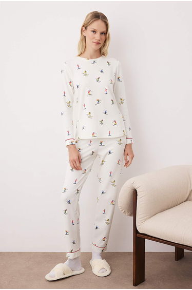 White Winter/Ski Patterned Ribbed Soft Winter Waffle Knitted Pajama Set