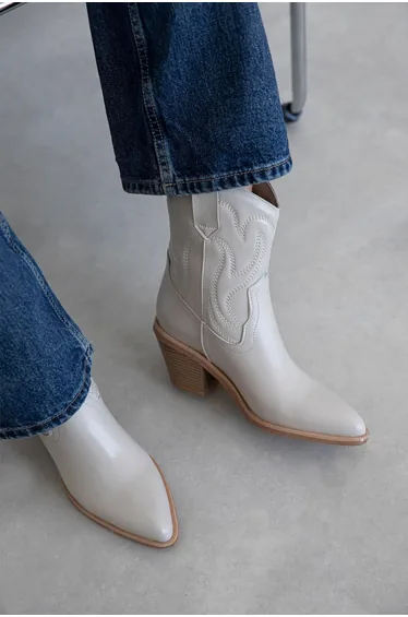 Hadley Women's Crinkled Leather Heeled Boots